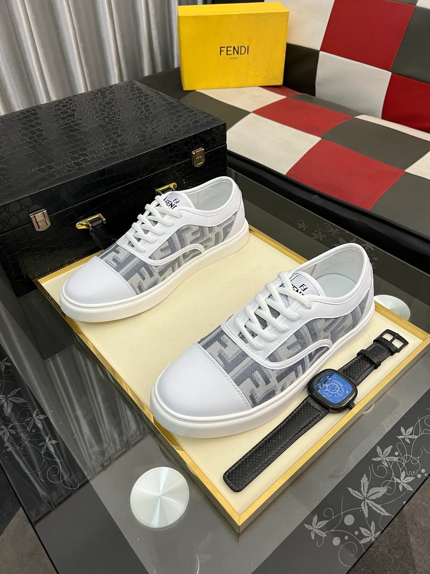 Men's Men's Shoes 💰400⌚️⌚️[Fendi] Fendi's latest casual shoes for men! Available at counters simultaneously! A one-to-one replica of the original. All imported official website one-to-one cowhide fabric. The interior is made of top-grade sheepskin, and the original factory-supplied rubber outsole is used. Leading new fashion concepts. Matching code: 38-443️⃣Colors available